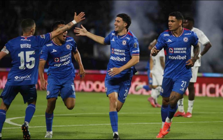 Cruz Azul llegó a 23 puntos, pero ahora depende de los resultados de América y Rayados para conservar el liderato de la Liga MX. SUN/C. Mejía