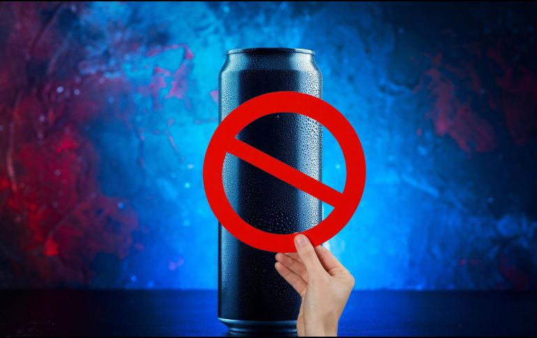 La reforma puntualiza que el consumo de bebidas energizantes ha crecido en México, especialmente entre jóvenes de 15 a 18 años, quienes son el principal grupo consumidor diario. ESPECIAL / CANVA
