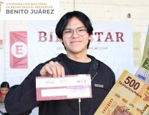 En el caso de la Beca Universal de Educación Media Superior Benito Juárez, que apoya a adolescentes en preparatoria o bachillerato público, otorga mil 900 pesos por estudiante. ESPECIAL / CANVA