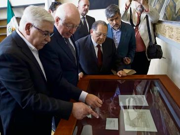 El 19 de julio de 2023, en la Ciudad de México, el Embajador de Estados Unidos en México, Ken Salazar, y el titular del Archivo General de la Nación, Carlos Enrique Ruiz Abreu, repatriaron un documento firmado por Hernán Cortés. EL UNIVERSAL
