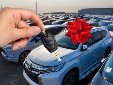 Los expertos recomiendan hacer una búsqueda integral de las necesidades y no solo centrarse en el precio antes de adquirir un auto nuevo. ESPECIAL / CANVA