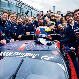 Magistral actuación de Verstappen con un Ferrari