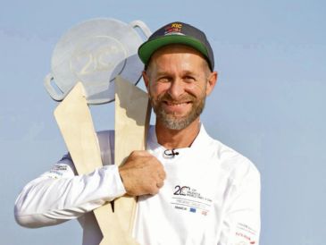 Fréderic Gallego. El paellero francés resultó ganador del World Paella Day en su novena edición. CORTESÍA