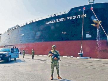 Los aseguramientos de carrotanques y buques con combustible ilegal han desatado polémica, debido al involucramiento tanto de autoridades como de grupos criminales. EL UNIVERSAL