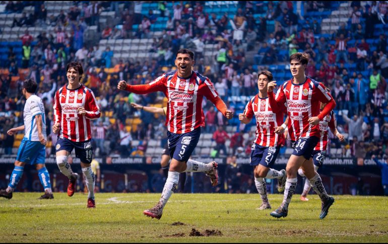 Chivas logró posicionarse en el noveno lugar con 14 unidades, tras derrotar a los camoteros. IMAGO7/ ARCHIVO
