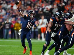 Bo Nix lanzó para más de 300 yardas y acumuló tres anotaciones en un encuentro que resultó sencillo para Denver. AP/J. Dempsey