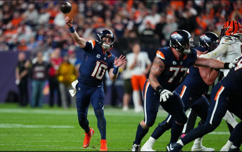 Bo Nix lanzó para más de 300 yardas y acumuló tres anotaciones en un encuentro que resultó sencillo para Denver. AP/J. Dempsey