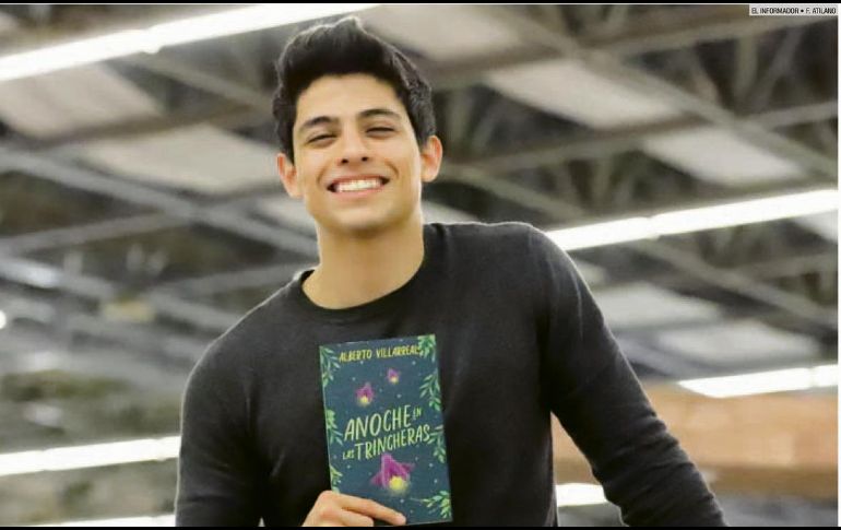 Alberto Villarreal, el creador del canal “Abriendo Libros” ha llevado la lectura más allá de lo virtual, reuniendo a miles de jóvenes en clubes presenciales por todo México. EL INFORMADOR