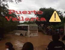 Los diversos incidentes causados por la lluvia fueron atendidos por personal de Protección Civil y Bomberos de Puerto Vallarta. ESPECIAL / FACEBOOK Protección Civil y Boomberos de Puerto Vallarta