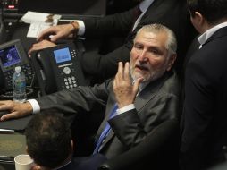 Adán Augusto López durante la sesión ordinaria en el Senado, donde reafirmó que no es una carga para el partido. SUN/C. Mejía