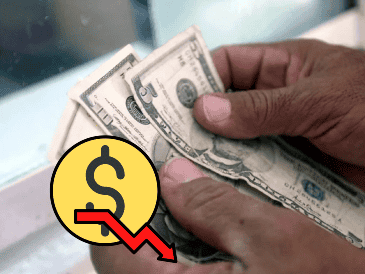 Las remesas siguen mostrando una gran resiliencia al mantenerse por arriba de los 5 mil millones de dólares. EFE /ARCHIVO