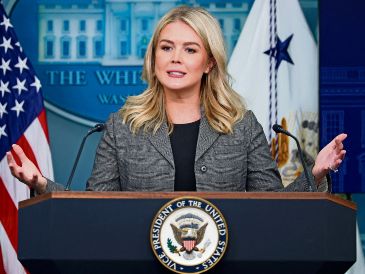 Karoline Leavitt mencionó que están trabajando con agencias en todos los ámbitos para identificar dónde se pueden hacer recortes. AFP
