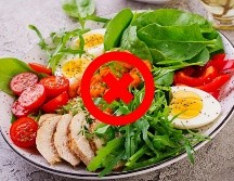 El informe de la Comisión EAT-Lancet destaca la disparidad en el impacto medioambiental de los patrones alimentarios actuales entre los diferentes grupos socioeconómicos. ESPECIAL / CANVA