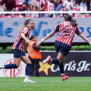 Chivas Femenil logra una voltereta de locura ante Pumas