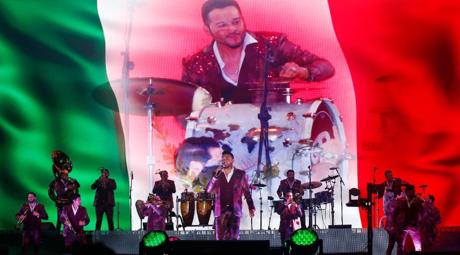 El Foro Principal del Auditorio Benito Juárez se transformó en una gigantesca pista de baile gracias a la energía y el carisma de La Banda El Recodo de Don Cruz Lizárraga. CORTESÍA.