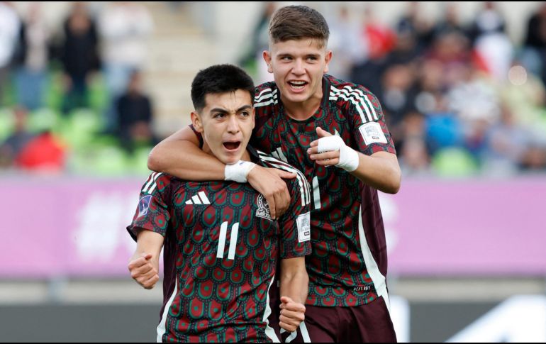 El sábado, México firmó una victoria ante Marruecos que le permitió seguir con vida en el certamen. AFP / R. Bravo