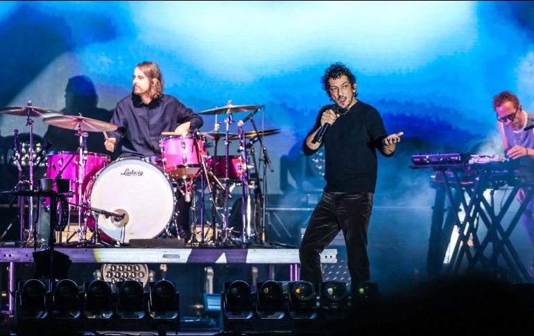 León Larregui. El vocalista de Zoé cautivó al público con su energía y carisma durante todo el concierto. EL INFORMADOR/A. Navarro