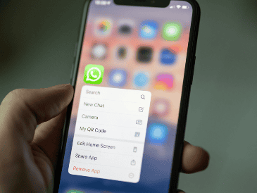 Las cuentas de WhatsApp no se salvan de ser hackeadas. UNSPLASH/  D. Karastelev