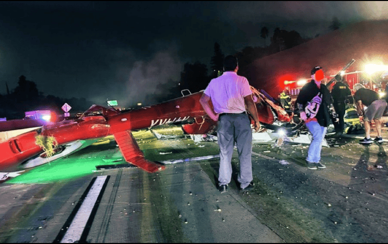 Durante la noche del pasado 6 de octubre, un helicóptero se desplomó en la ciudad de Sacramento, California. ESPECIAL/ X