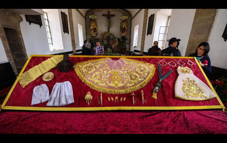 La Virgen de Zapopan será vestida con este ajuar para realizar su recorrido de regreso a la Basílica de Zapopan, luego de haber visitado las distintas iglesias y parroquias de la Metrópoli desde el pasado mes de mayo. EL INFORMADOR / A. Navarro
