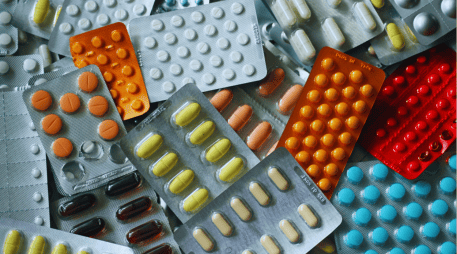 Sheinbaum aseguró que el abasto en el ISSSTE, IMSS e IMSS-Bienestar es de 90% y que son muy pocos medicamentos los que faltan. ESPECIAL