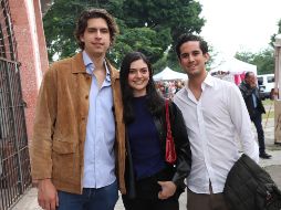 Diego Ochoa, Maitane López y Juan Rodolfo Rodríguez. GENTE BIEN JALISCO / Temporada Grande 2025 en Plaza de Toros Nuevo Progreso