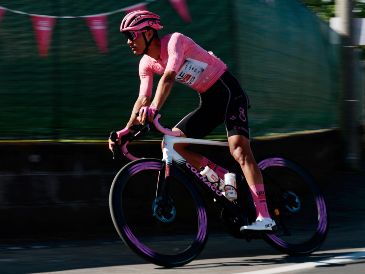 La temporada 2025 ha sido especialmente exitosa para Isaac Del Toro, quien ha demostrado constancia, potencia y una madurez deportiva que vale la pena destacar. AFP / ARCHIVO