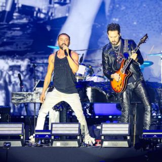 Con Foro lleno, Camila ‘enamora’ las Fiestas de Octubre