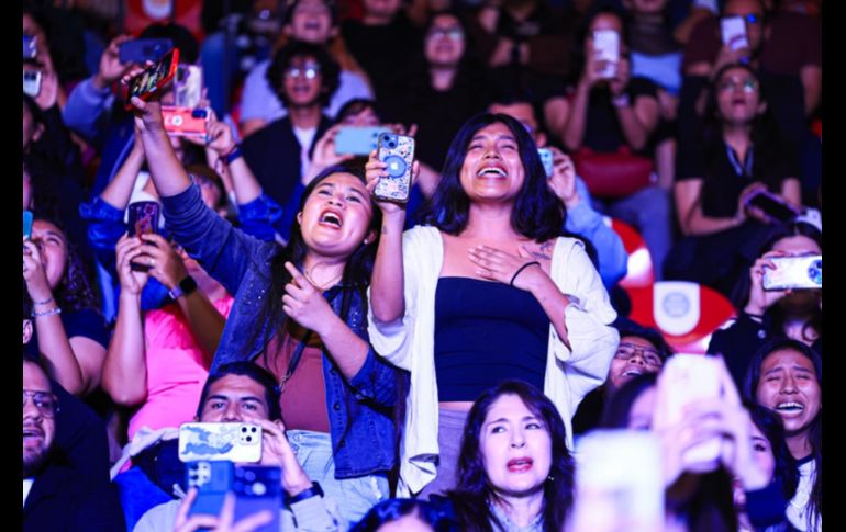 Mario Domm aseguró que este concierto sería distinto, razón por la cual le pidió al público que gritara las canciones que querían escuchar. EL INFORMADOR/ J. Acosta