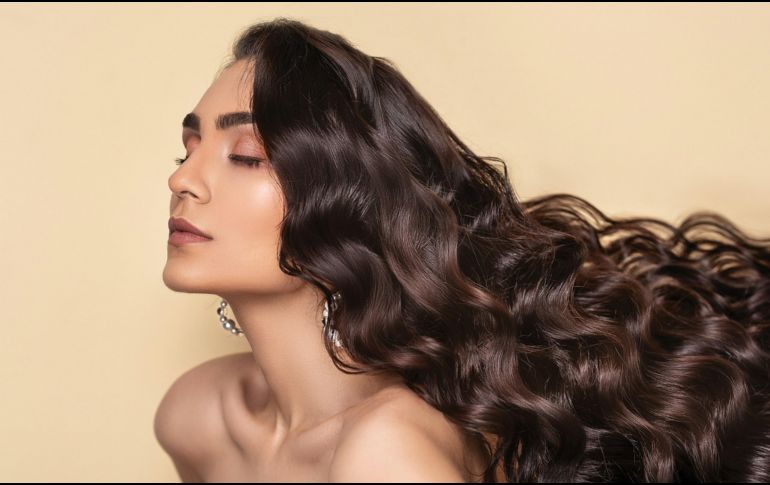 Recuerda que una dieta saludable trae muchos beneficios para tu salud, incluyendo el crecimiento del cabello. UNSPLASH/ A. PAZANI