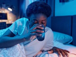 Después de todo, mantenerse hidratado también es una forma de descansar mejor. CANVA