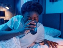 Después de todo, mantenerse hidratado también es una forma de descansar mejor. CANVA