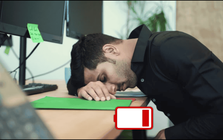 México registra el porcentaje más alto de burnout frecuente entre quienes están insatisfechos con su jornada laboral, con un 25 por ciento. ESPECIAL / CANVA