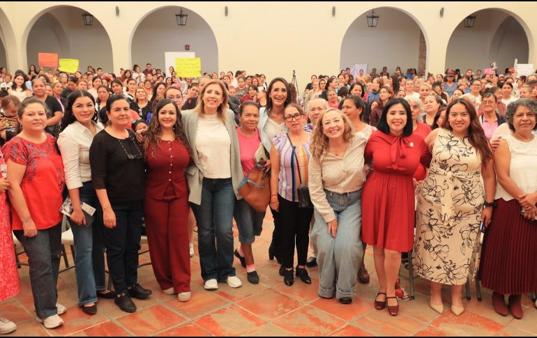 El Gobierno de San Pedro Tlaquepaque llevó a cabo la asamblea “Voces por la Igualdad y Contra las Violencias”, un espacio que reunió a más de 600 mujeres del municipio. CORTESÍA.