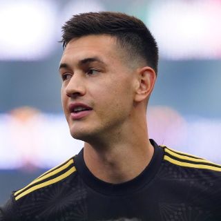 César Montes intenta justificar la goleada ante Colombia