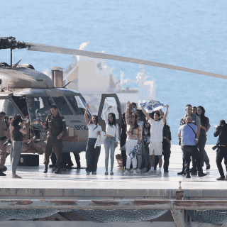 ¿Quiénes son los rehenes israelíes liberados con vida?