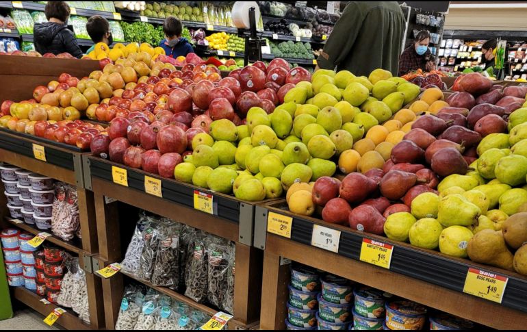 Todas las manzanas tienen este día un precio de 39.90 pesos por kilo en Walmart. UNSPLASH/Noora Az