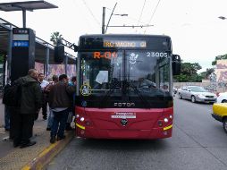 Se trata de 12 nuevos autobuses articulados de gas natural marca FOTON y tienen capacidad para trasladar a 140 pasajeros. CORTESÍA