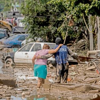 Buscan entregar apoyos a damnificados por lluvias