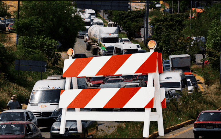 Productores agrícolas mantienen bloqueos esta mañana del miércoles 15 de octubre en la carretera Morelia - Guadalajara. SUN / ARCHIVO