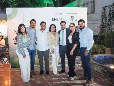 Gaby de Mendoza, Alan Mendoza, Israel Aguirre, Karla Sahagún, Miguel Morán, Tania Guiza y Enrique Cepeda. GENTE BIEN JALISCO / Revista del 17 de octubre 2025.