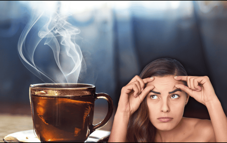 El té blanco no sólo es un aliado para la belleza de la piel, sino que también ofrece una serie de beneficios para la salud general. ESPECIAL / CANVA