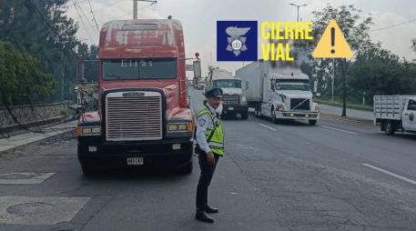 En el cruce se encuentra personal de Policía Vial Jalisco y de CFE. ESPECIAL / FACEBOOK Policía Vial Jalisco