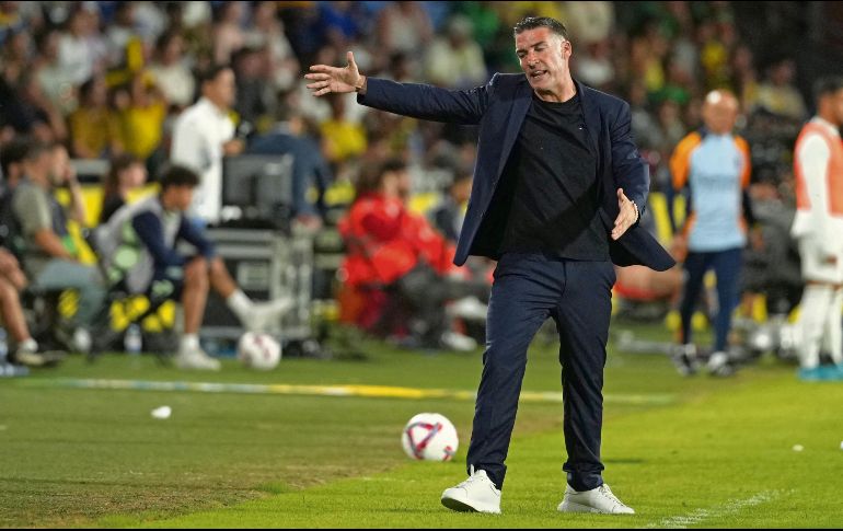 Luis Carrión regresa al banquillo del Carbayon. AFP