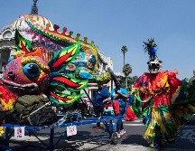 La CDMX se prepara para celebrar una de sus tradiciones más esperadas en este tramo del año: el Desfile de Alebrijes Monumentales, que forma parte de las actividades del Día de Muertos 2025. AFP / ARCHIVO