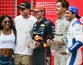 Max Verstappen volvió a demostrar por qué es el tetracampeón del mundo. Detrás de él, George Russell y Carlos Sainz completaron el podio. AFP / J. Watson