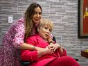 Aída Cuevas, sobreviviente a cáncer de mama, posa junto a su hija, Alexa Cervantes. EL INFORMADOR/J. Acosta