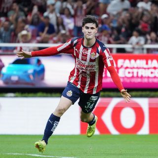 'Hormiga' González, entre la lista de mejores goleadores de Chivas en los últimos 20 torneos
