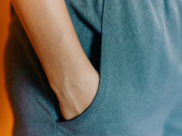 El lenguaje corporal es una herramienta clave en la comunicación humana, ya que nuestras manos juegan un rol fundamental al expresar emociones y pensamientos. UNSPLASH.