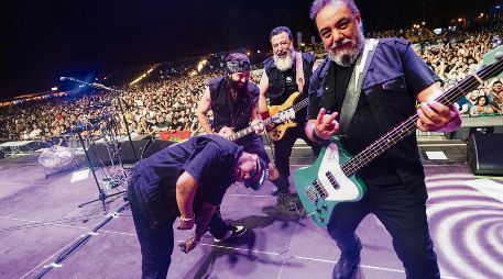 Paco Ayala celebra tres décadas de Molotov con la energía intacta que ha mantenido a la banda vigente. ESPECIAL